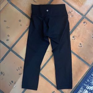 Lululemon mid-calf high-rise leggings